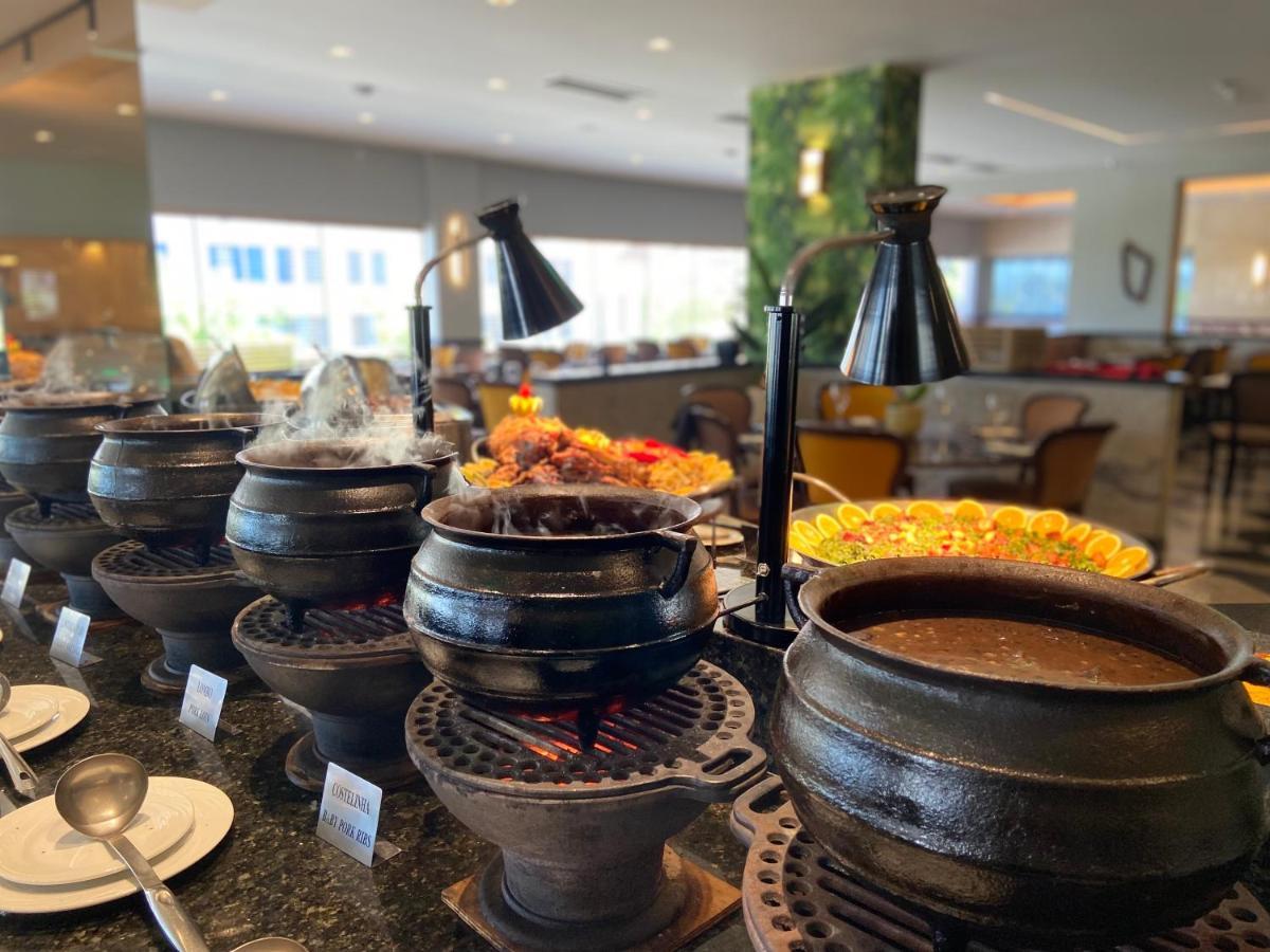 Parque Balneario Hotel Santos By Castelo Itaipava Dış mekan fotoğraf A buffet at a hotel
